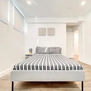 Cozy & Luxurious 3-br Apartment Montreal