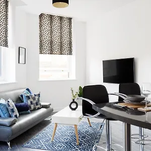 City-centric Living Cozy 1-bedroom Apartment Bradford (West Yorkshire)